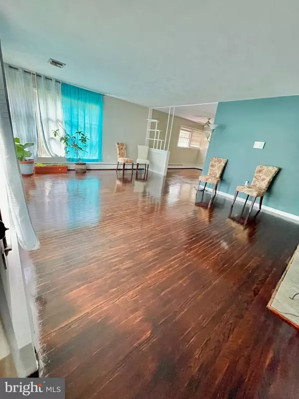 York, PA 17403,1615 CRESTLYN RD