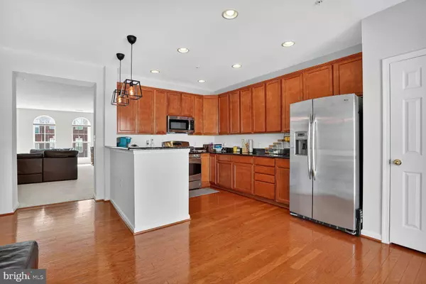 Centreville, VA 20121,14264-B WOVEN WILLOW LN #B