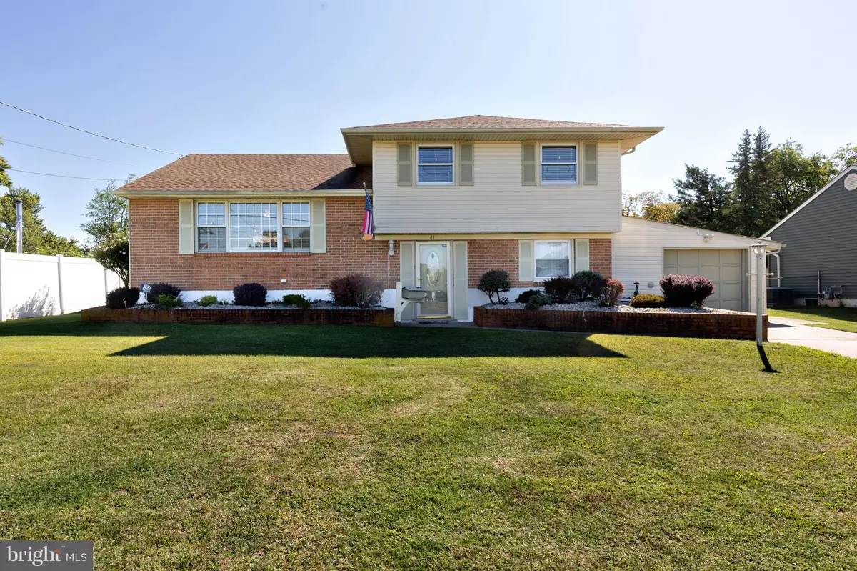 Somerdale, NJ 08083,41 HOLLYOKE RD