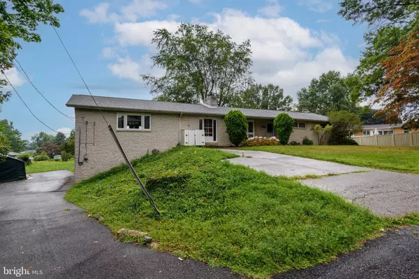 Harrisburg, PA 17111,6041 BRIAR DR