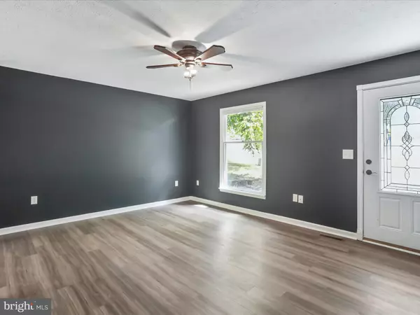 Strasburg, VA 22657,449 E FAIRCHILD DR