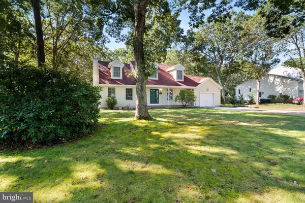 Lanoka Harbor, NJ 08734,706 RADCLIFFE RD