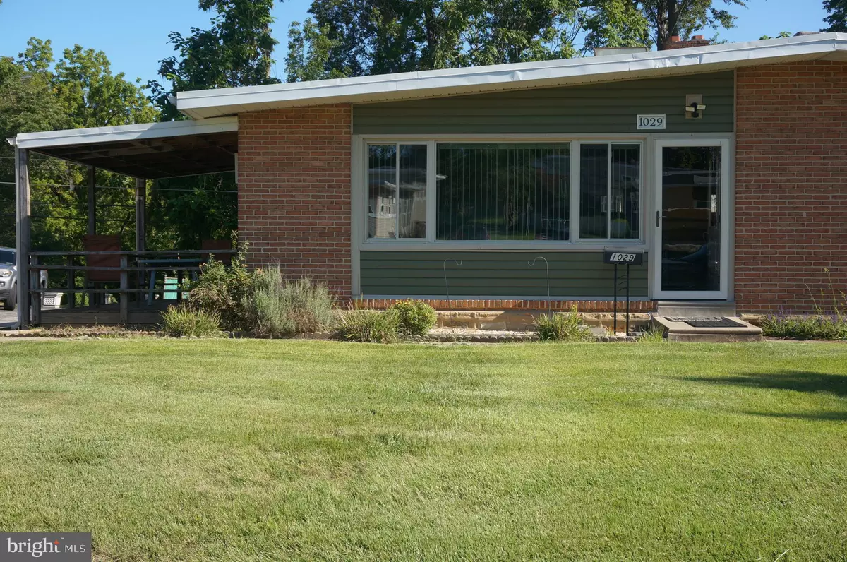 Philadelphia, PA 19115,1029 GRANT AVE