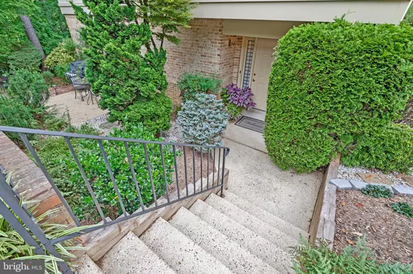 Fairfax, VA 22030,3800 HEMLOCK WAY