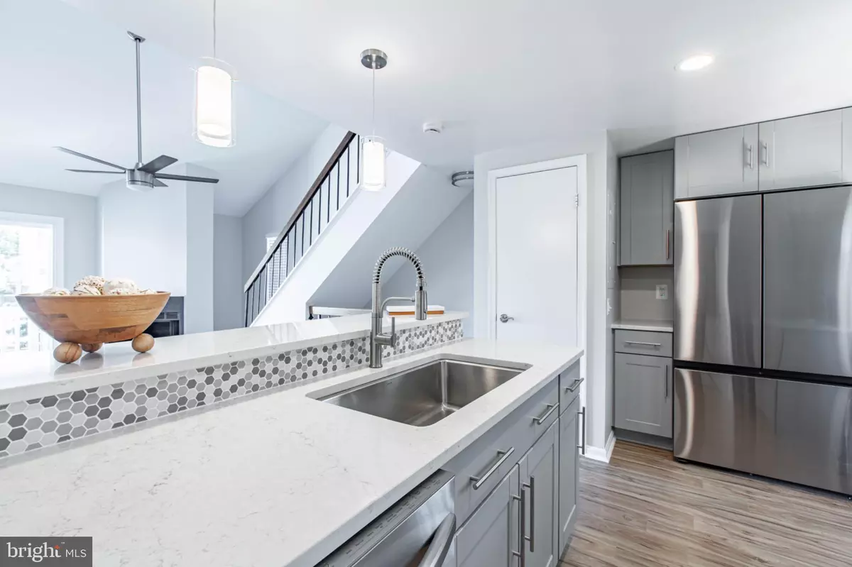 Alexandria, VA 22309,4331 PEMBROOK VILLAGE DR