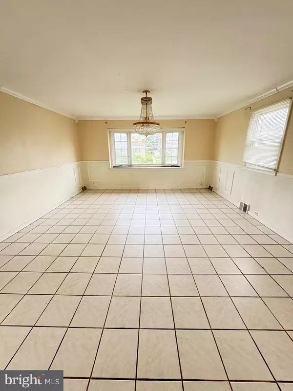 Philadelphia, PA 19152,7424 BROUS AVE