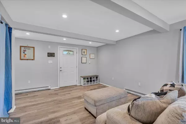 Barnegat, NJ 08005,6 RENO CT