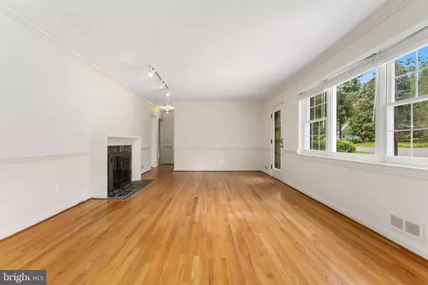 Silver Spring, MD 20903,10601 KINLOCH RD