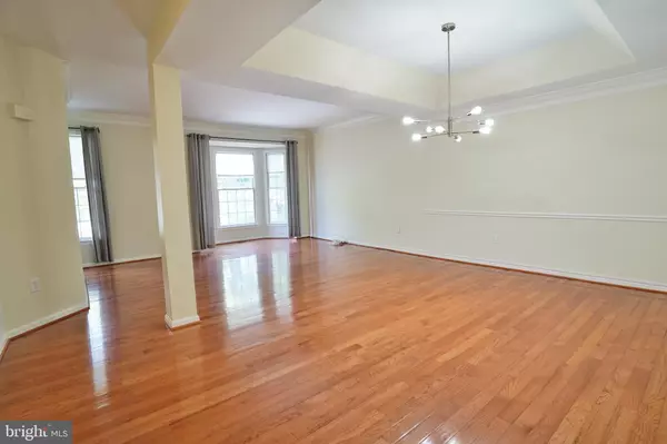 Springfield, VA 22152,8024 READINGTON CT