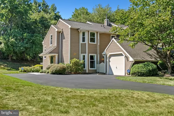 1569 APPLEWOOD CIR, Yardley, PA 19067
