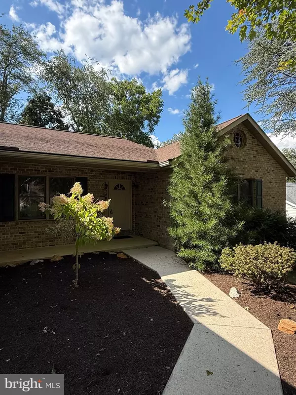 Fayetteville, PA 17222,7010 FAIRWAY OAKS