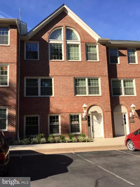 9685 MAIN ST #C, Fairfax, VA 22031