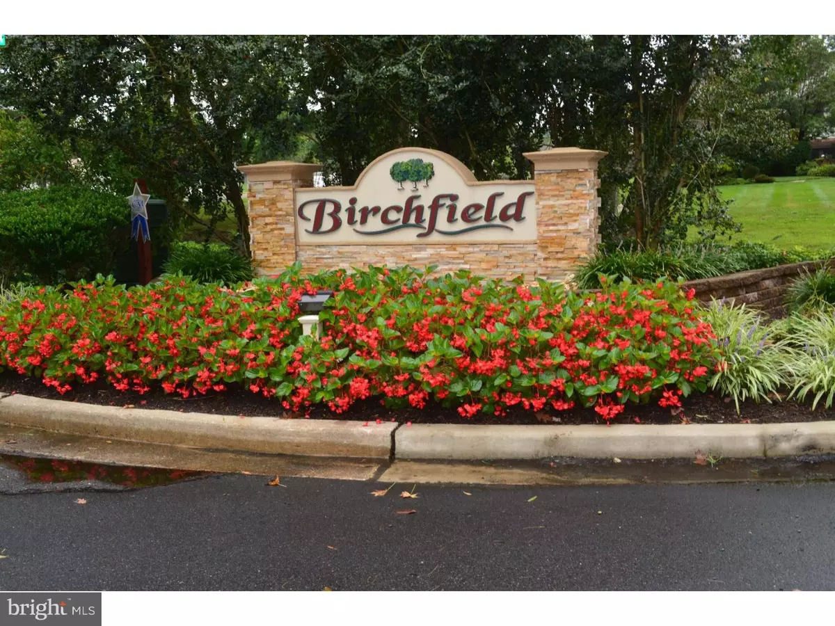 Mount Laurel, NJ 08054,23A E DAISY LN