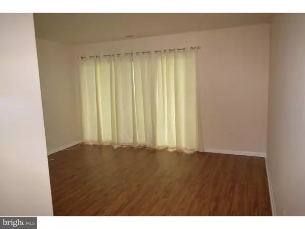 Mount Laurel, NJ 08054,23A E DAISY LN
