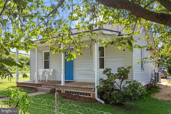 821 N BAYARD AVE, Waynesboro, VA 22980