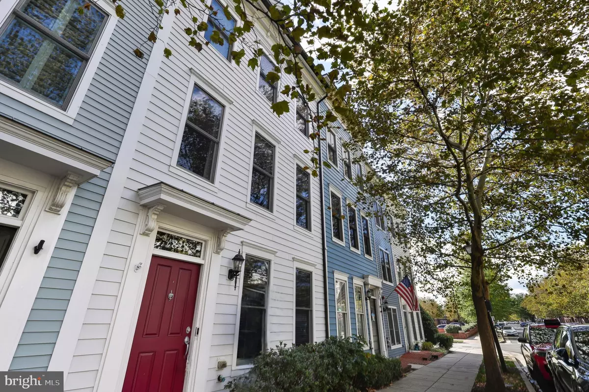 Alexandria, VA 22314,828 MADISON ST