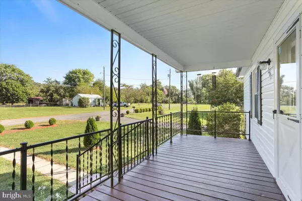 Gore, VA 22637,261 MIDDLE LN