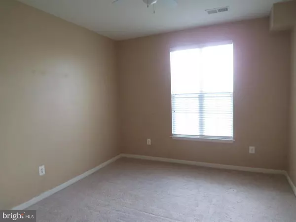 Sterling, VA 20165,21222 MCFADDEN SQ #209