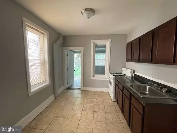 Philadelphia, PA 19139,877 N FARSON ST