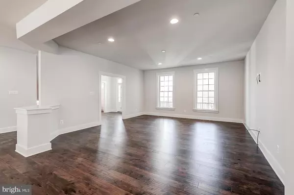 Lutherville Timonium, MD 21093,299 MEADOWCROFT LN