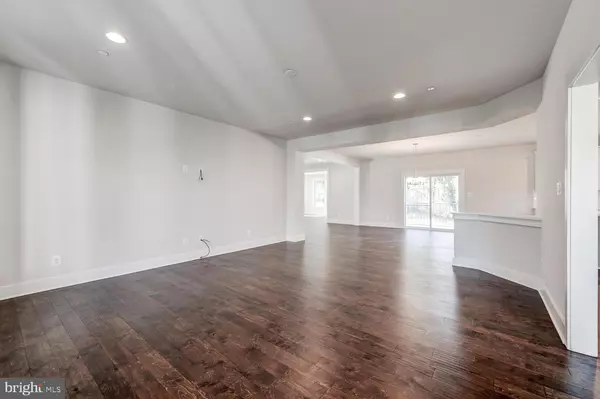 Lutherville Timonium, MD 21093,299 MEADOWCROFT LN