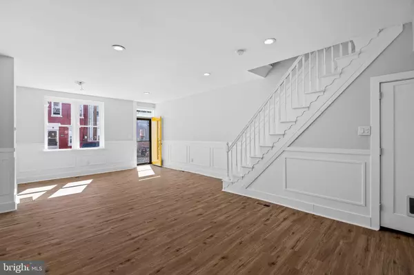 2026 N LAWRENCE ST, Philadelphia, PA 19122