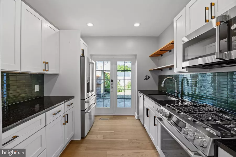 2026 N LAWRENCE ST, Philadelphia, PA 19122