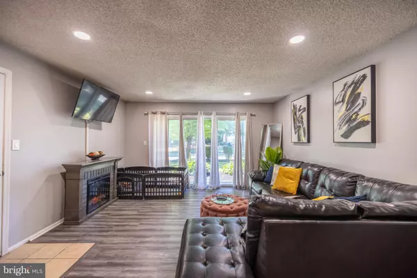 Hamilton, NJ 08619,17 MULBERRY CT