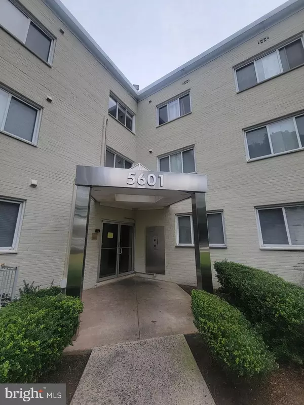 5601 PARKER HOUSE TER #106, Hyattsville, MD 20782