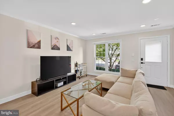 Alexandria, VA 22315,6609 MORNING VIEW CT