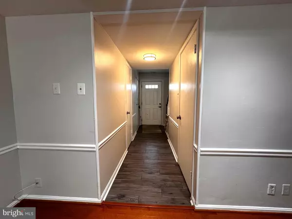 Gaithersburg, MD 20878,11 FENCELINE DR