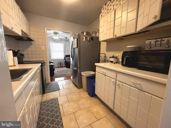 Gaithersburg, MD 20878,11 FENCELINE DR