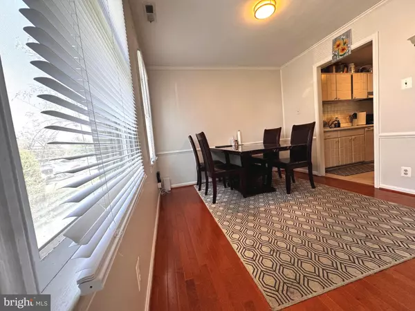 Gaithersburg, MD 20878,11 FENCELINE DR