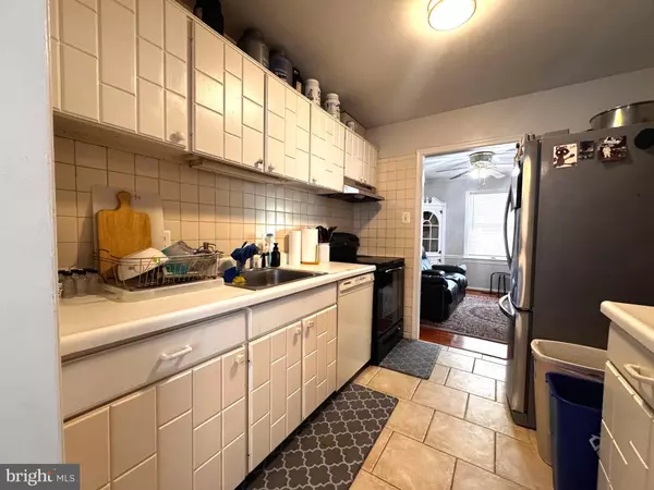 Gaithersburg, MD 20878,11 FENCELINE DR