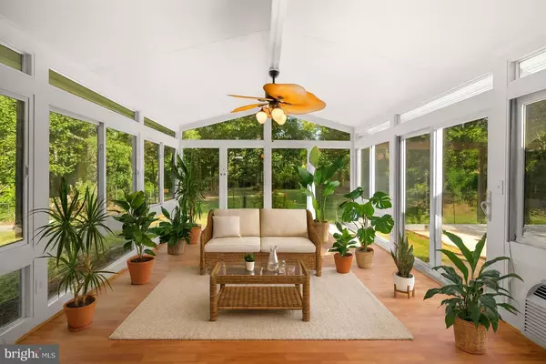 Laurel, MD 20708,12306 SHADETREE LN