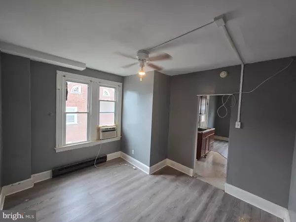 Chester, PA 19013,105 W 24TH ST