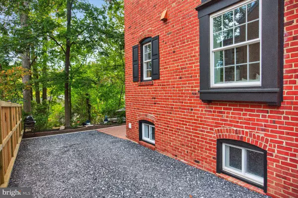 Silver Spring, MD 20901,302 PENWOOD RD