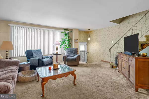 Philadelphia, PA 19154,11745 COLMAN RD