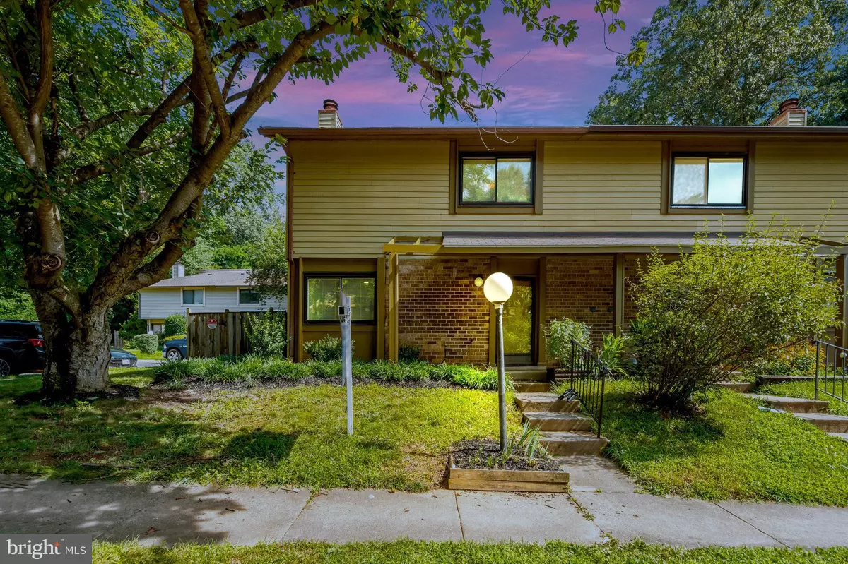 Burke, VA 22015,10676 MYRTLE OAK CT