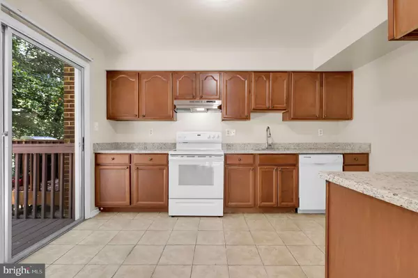Gaithersburg, MD 20886,10119 MAPLE LEAF DR