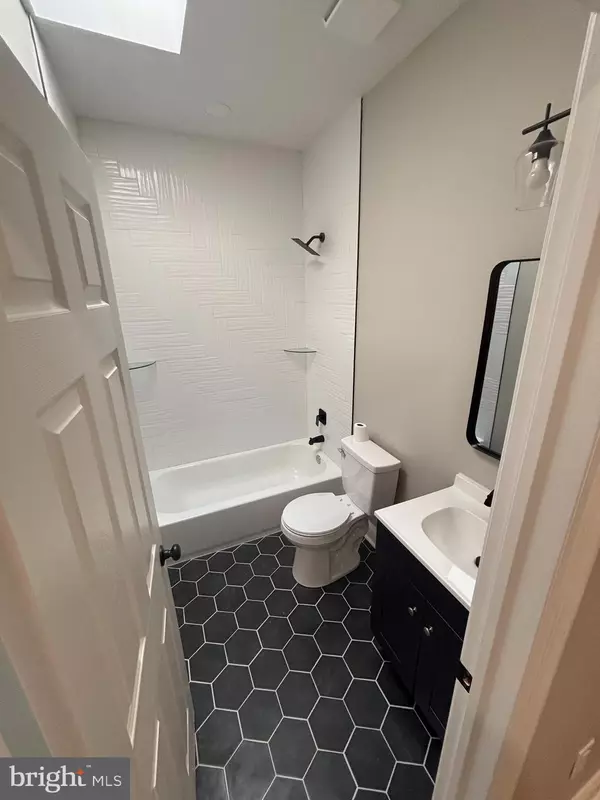 Philadelphia, PA 19139,6136 SANSOM ST #1