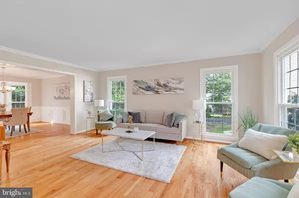 Fairfax Station, VA 22039,8106 OAK HOLLOW CT