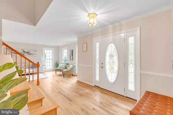 Fairfax Station, VA 22039,8106 OAK HOLLOW CT