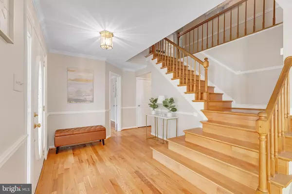 Fairfax Station, VA 22039,8106 OAK HOLLOW CT