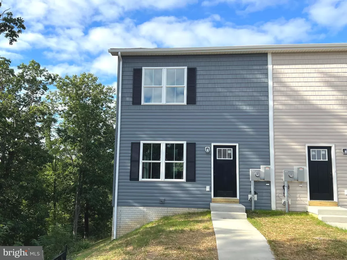 Martinsburg, WV 25405,118 MARINERIS CIR