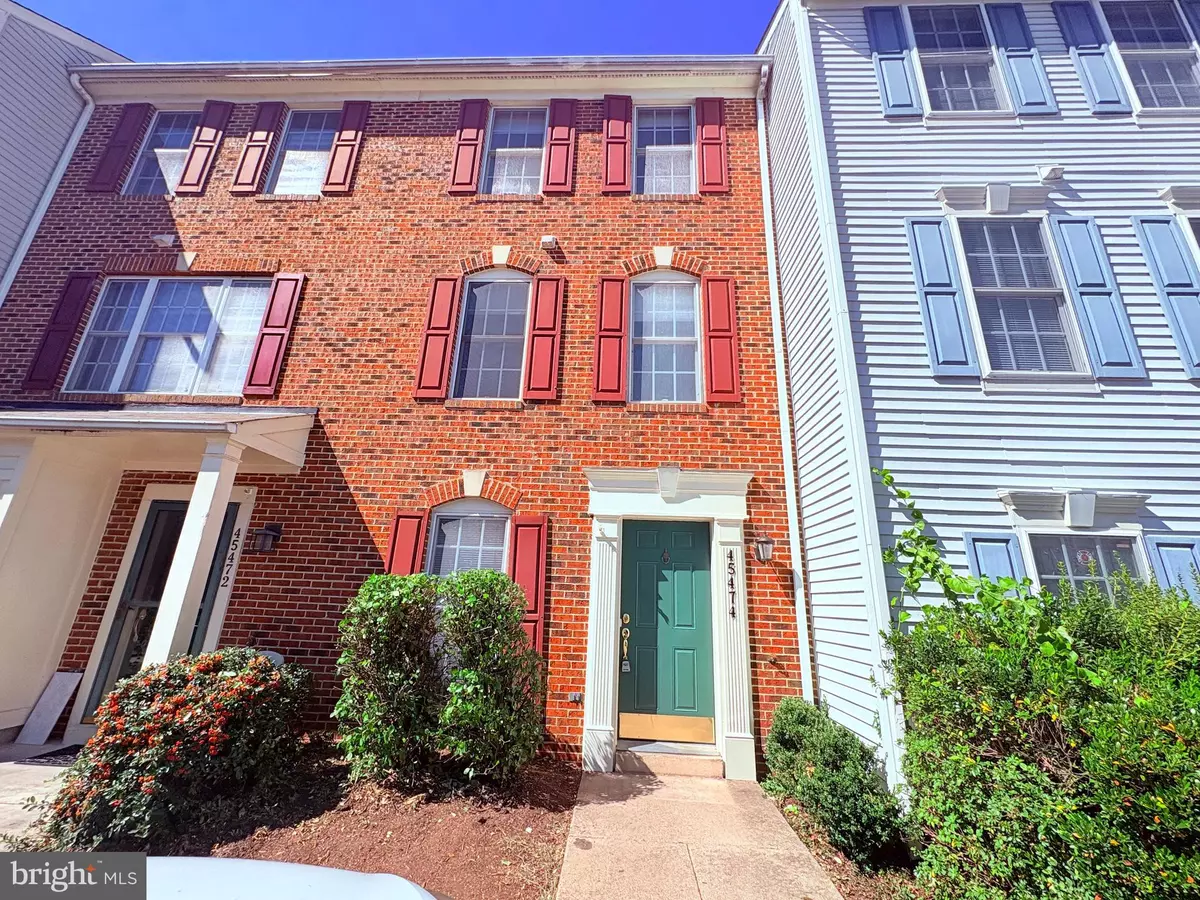 Sterling, VA 20164,45474 OAK TRAIL SQ