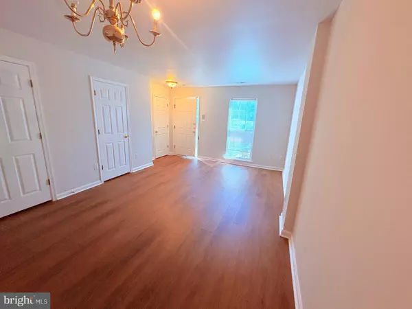 Sterling, VA 20164,45474 OAK TRAIL SQ