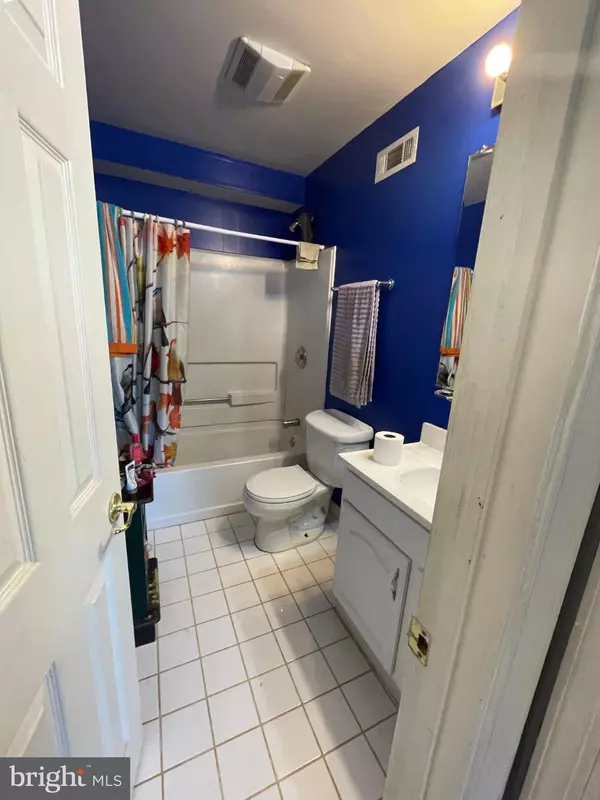 Woodbridge, VA 22193,13817 ROSEWOOD DR #BASEMENT