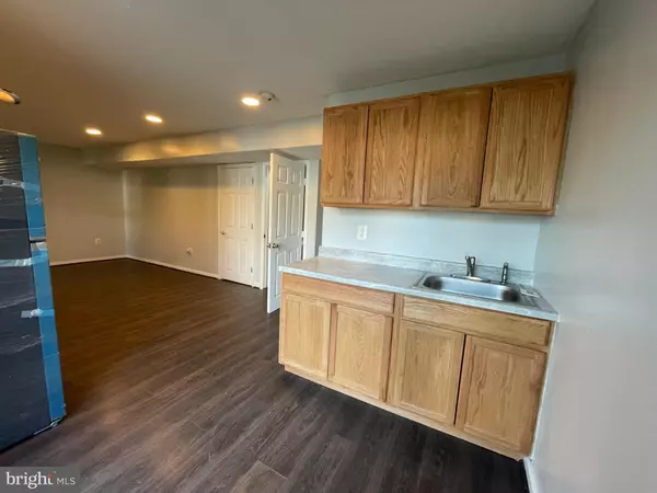 Woodbridge, VA 22193,13817 ROSEWOOD DR #BASEMENT