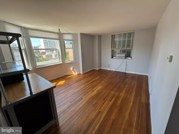 Philadelphia, PA 19103,2135 WALNUT ST #401